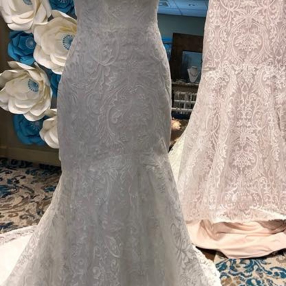 Private label designer wedding gown size 18